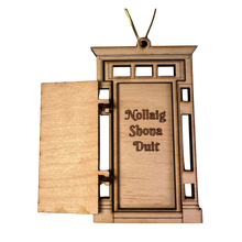 Load image into Gallery viewer, Cream Georgian Door Wooden Ornament
